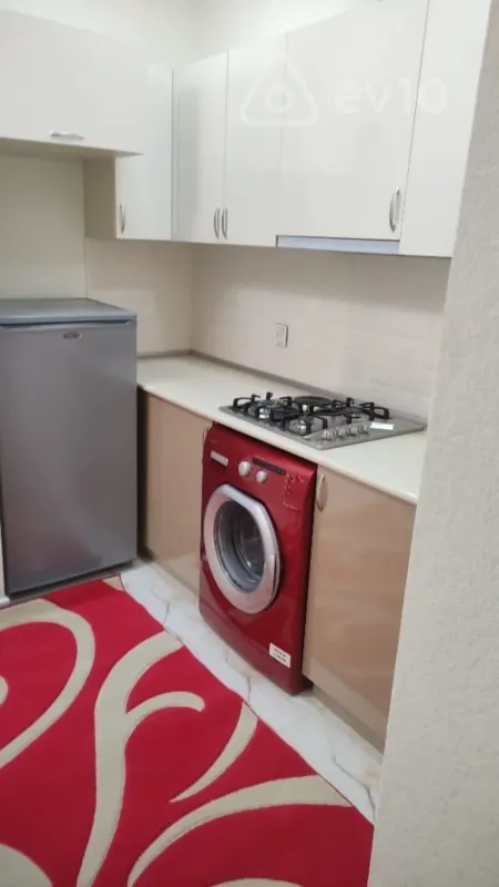 Kirayə verilir 2 otaqlı yeni tikili 100 m²