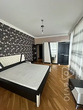 Kirayə verilir 3 otaqlı yeni tikili 132 m²