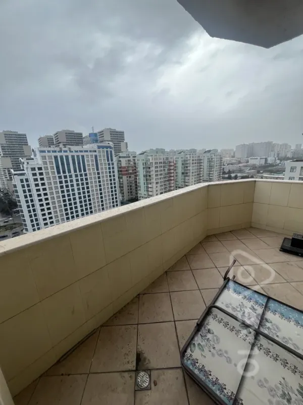 Kirayə verilir 3 otaqlı yeni tikili 132 m²