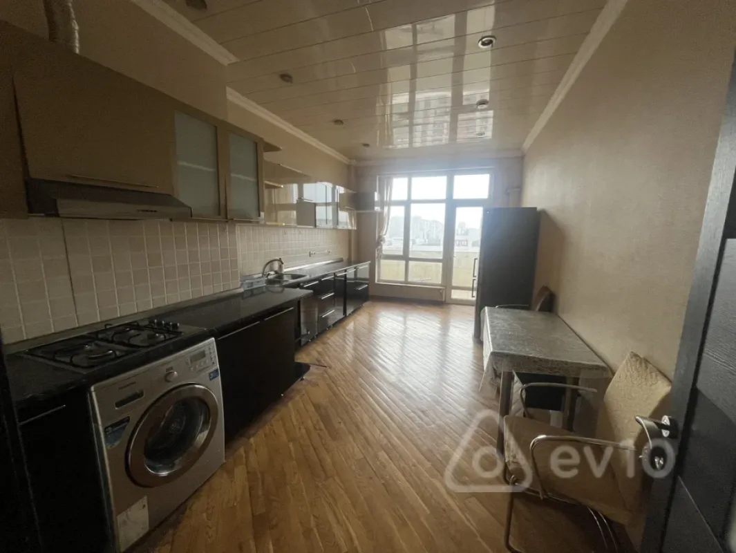 Kirayə verilir 3 otaqlı yeni tikili 132 m²
