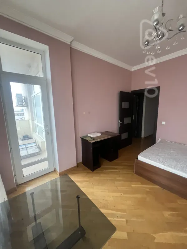 Kirayə verilir 3 otaqlı yeni tikili 132 m²