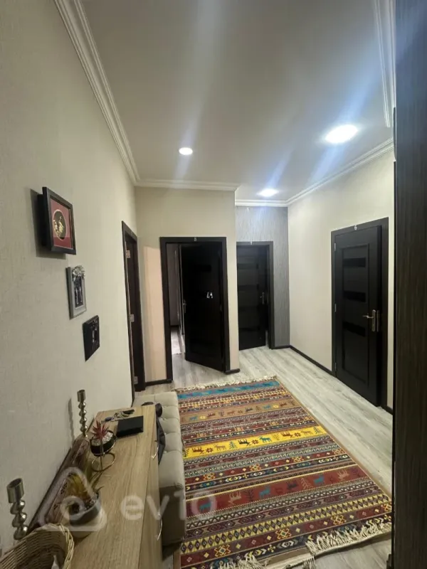 Satılır 5 otaqlı həyət evi 130 m²