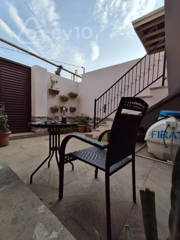 Satılır 5 otaqlı həyət evi 130 m²