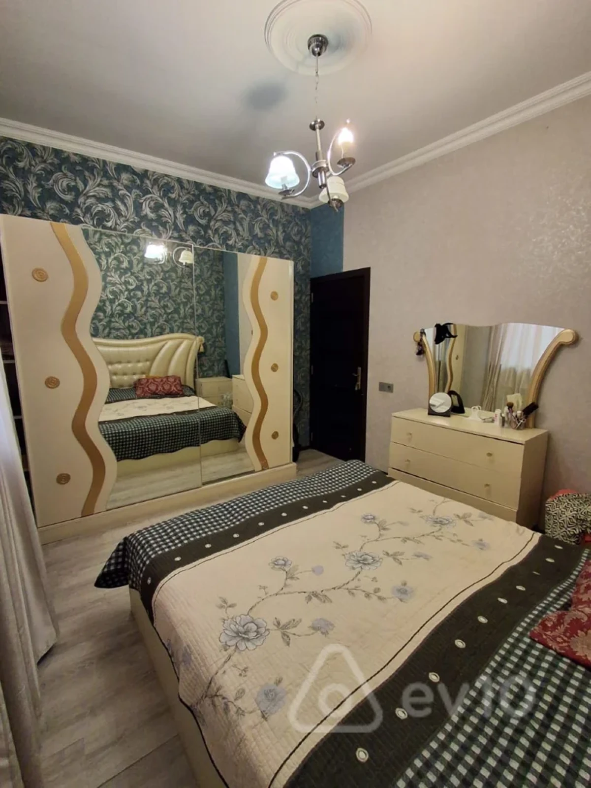 Satılır 5 otaqlı həyət evi 130 m²