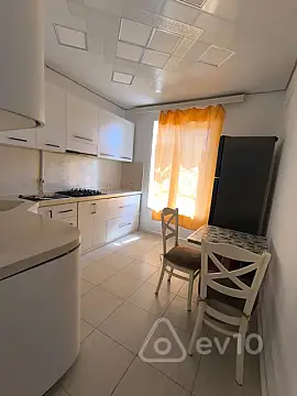 Kirayə verilir 3 otaqlı yeni tikili 95 m²