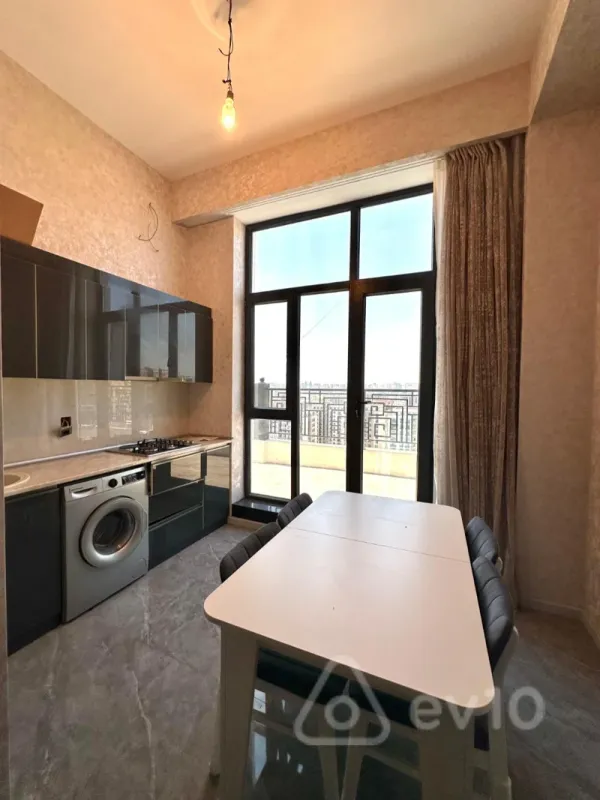 Kirayə verilir 3 otaqlı yeni tikili 150 m²