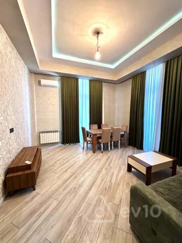 Kirayə verilir 3 otaqlı yeni tikili 150 m²