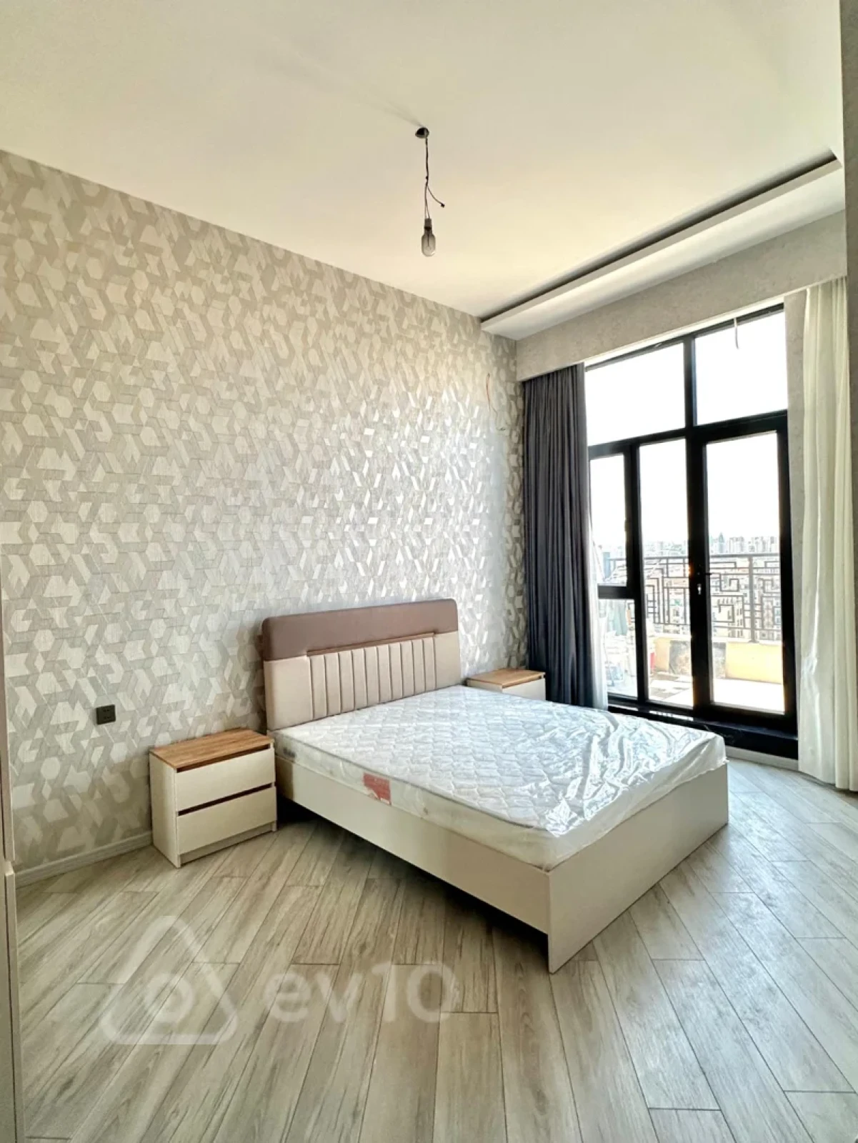 Kirayə verilir 3 otaqlı yeni tikili 150 m²
