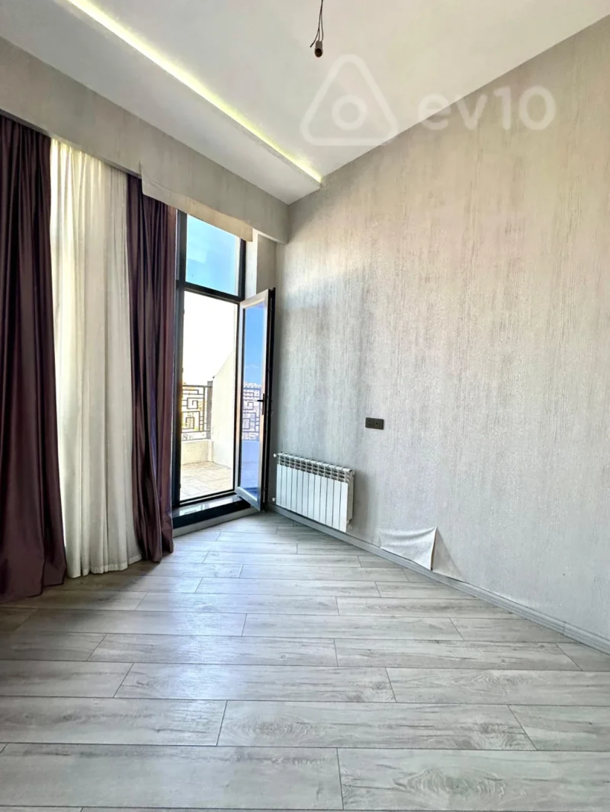 Kirayə verilir 3 otaqlı yeni tikili 150 m²