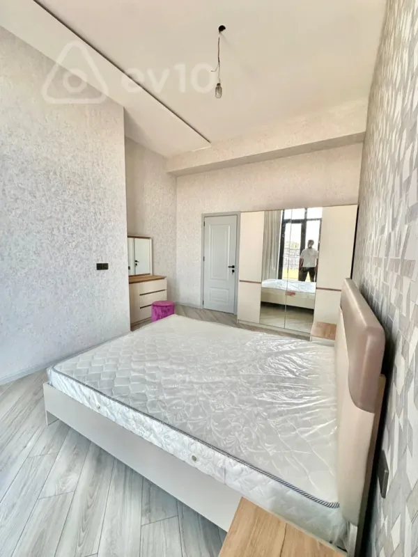 Kirayə verilir 3 otaqlı yeni tikili 150 m²