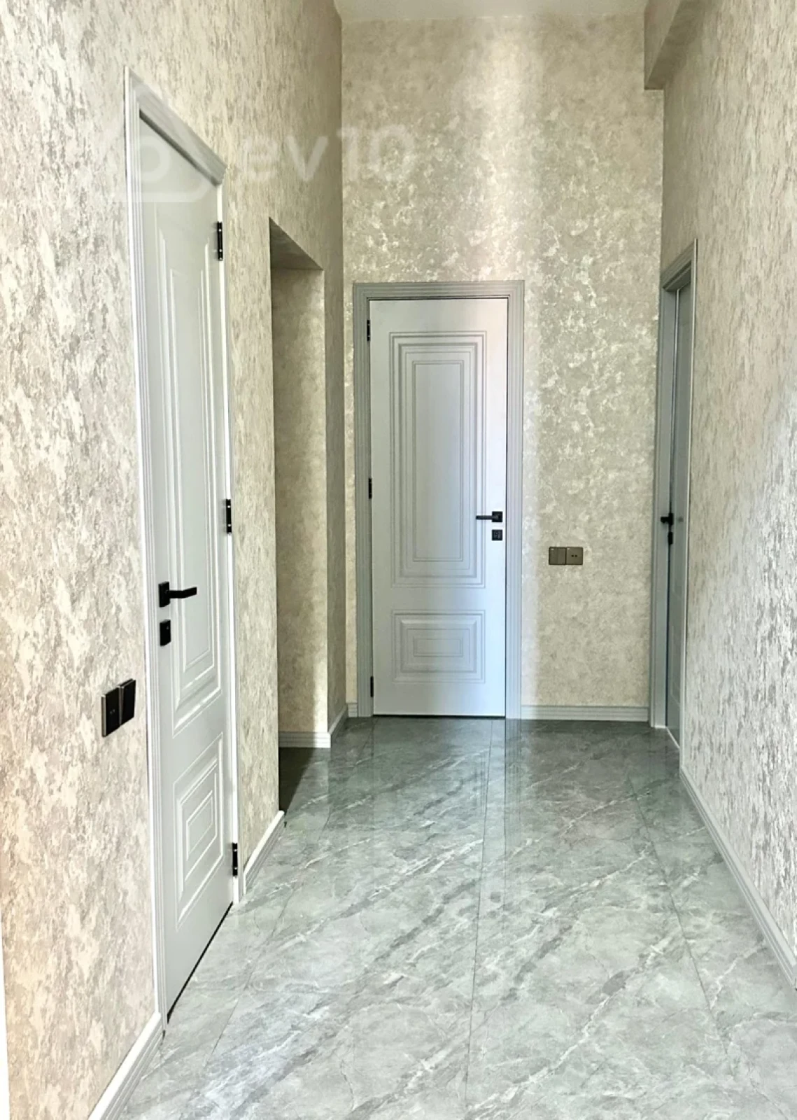 Kirayə verilir 3 otaqlı yeni tikili 150 m²