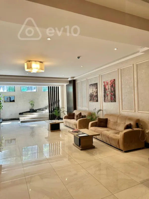 Kirayə verilir 3 otaqlı yeni tikili 150 m²