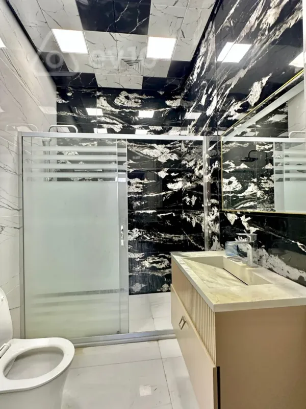 Kirayə verilir 3 otaqlı yeni tikili 150 m²