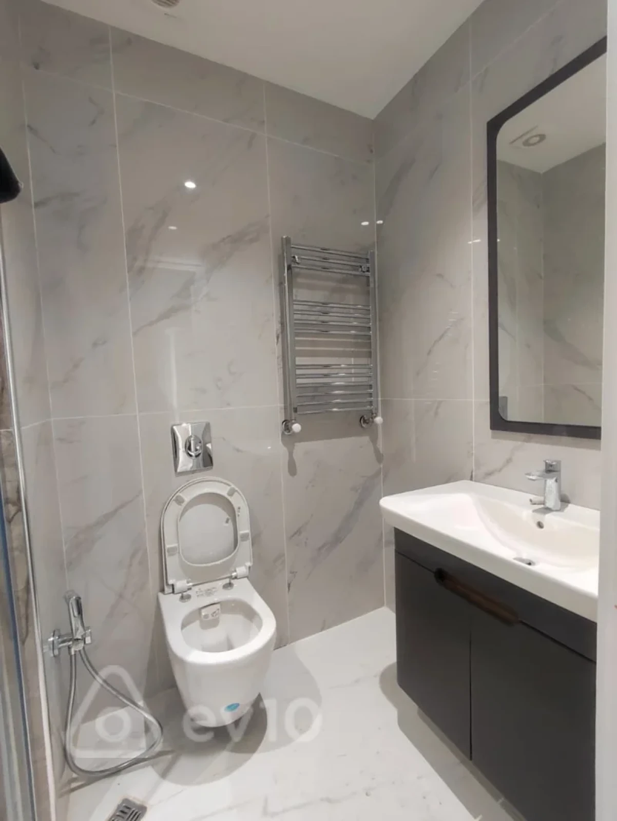 Kirayə verilir 3 otaqlı yeni tikili 100 m²