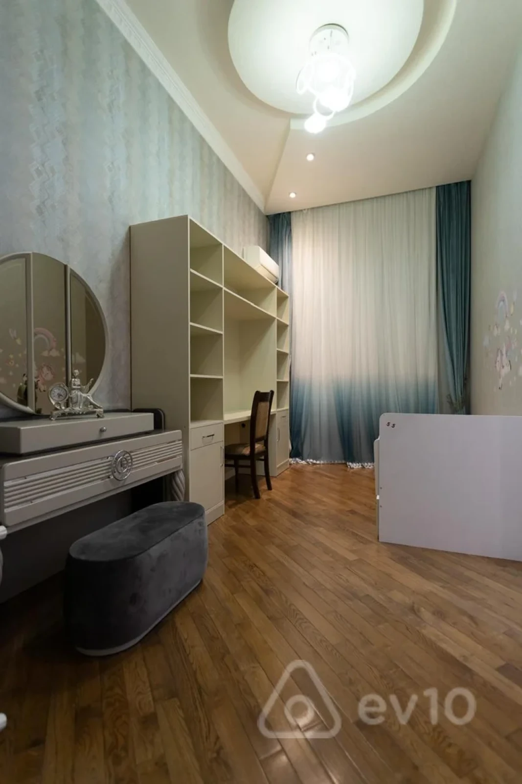 Kirayə verilir 3 otaqlı köhnə tikili 80 m²