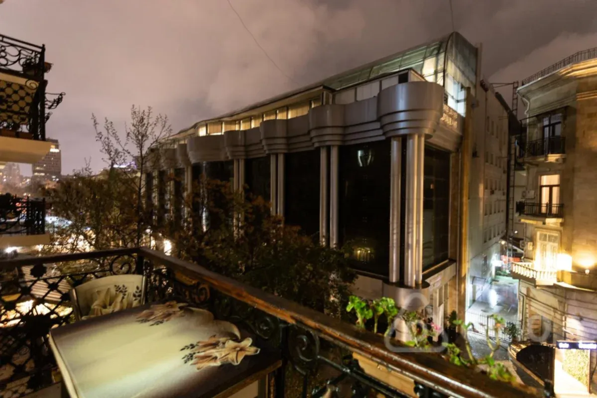 Kirayə verilir 3 otaqlı köhnə tikili 80 m²