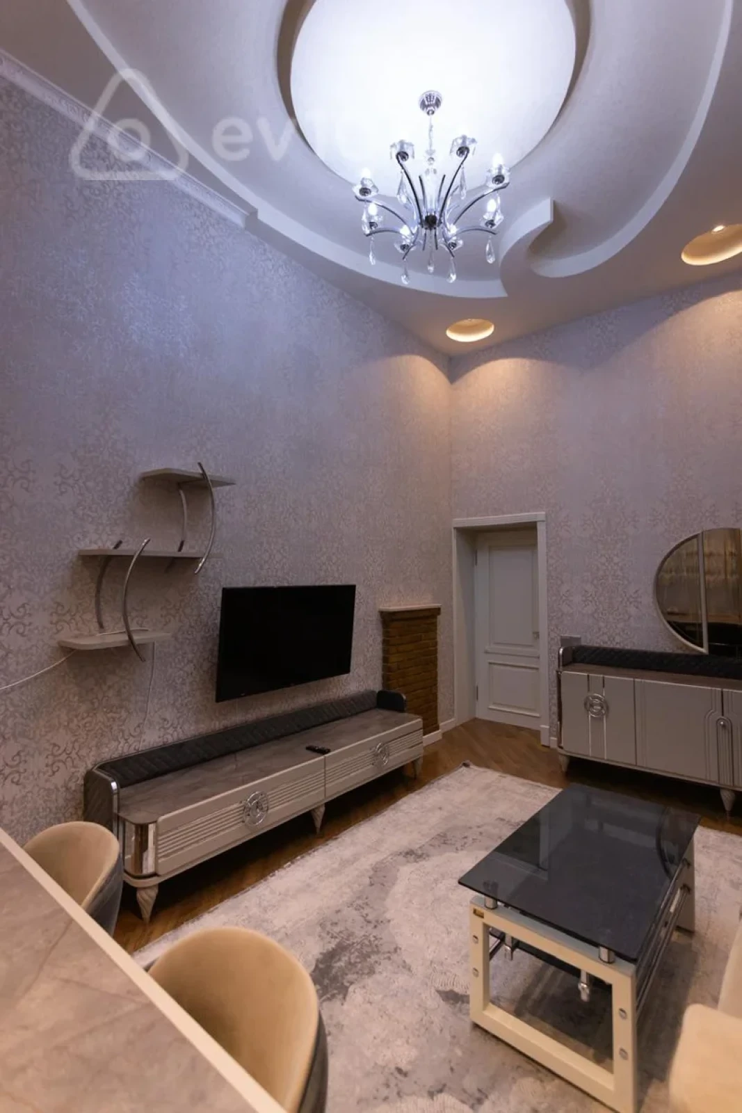 Kirayə verilir 3 otaqlı köhnə tikili 80 m²