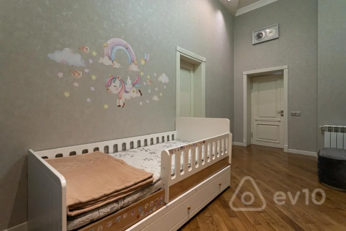 Kirayə verilir 3 otaqlı köhnə tikili 80 m²