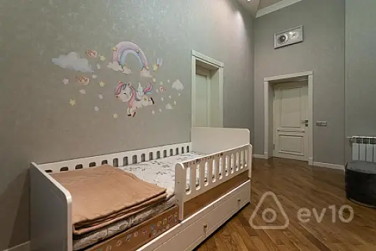 Kirayə verilir 3 otaqlı köhnə tikili 80 m²