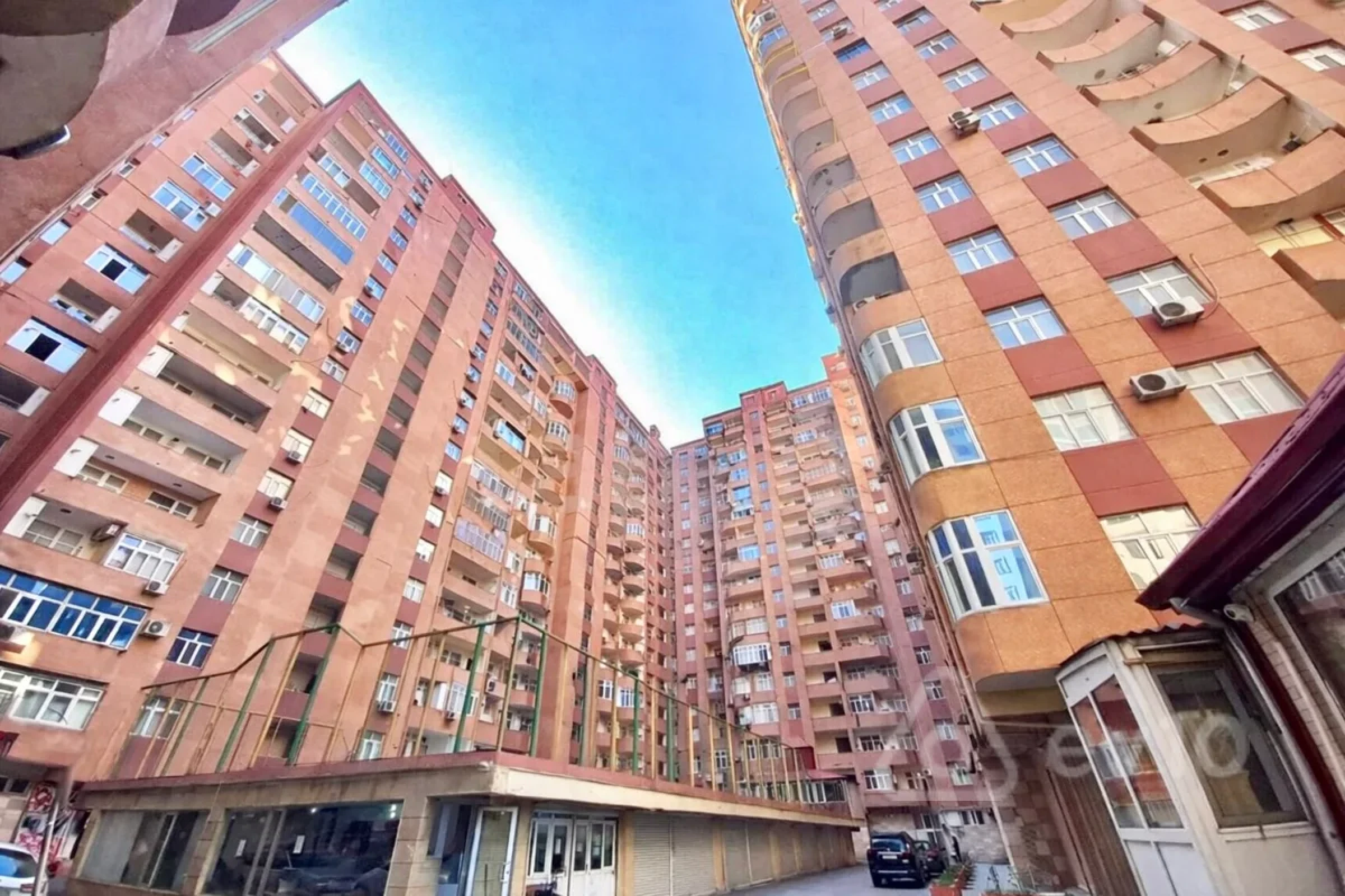 Satılır 2 otaqlı yeni tikili 60 m²