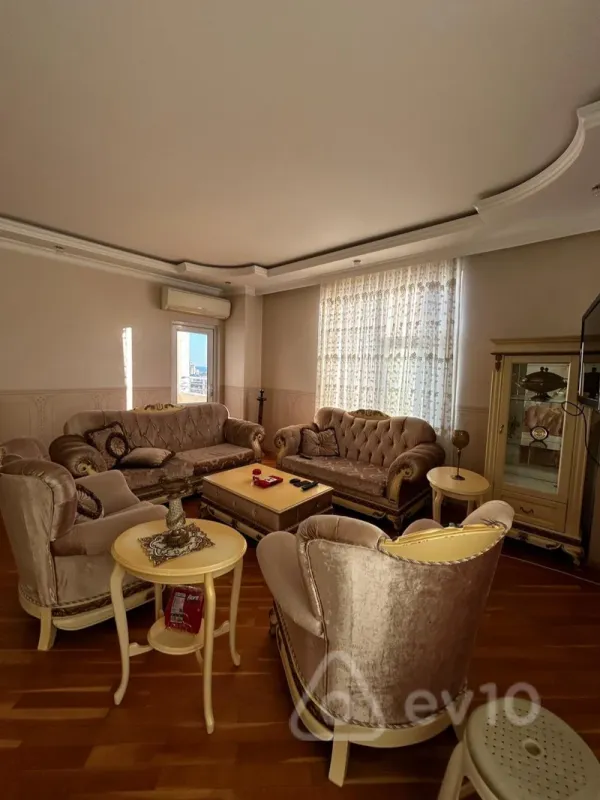 Kirayə verilir 4 otaqlı yeni tikili 200 m²