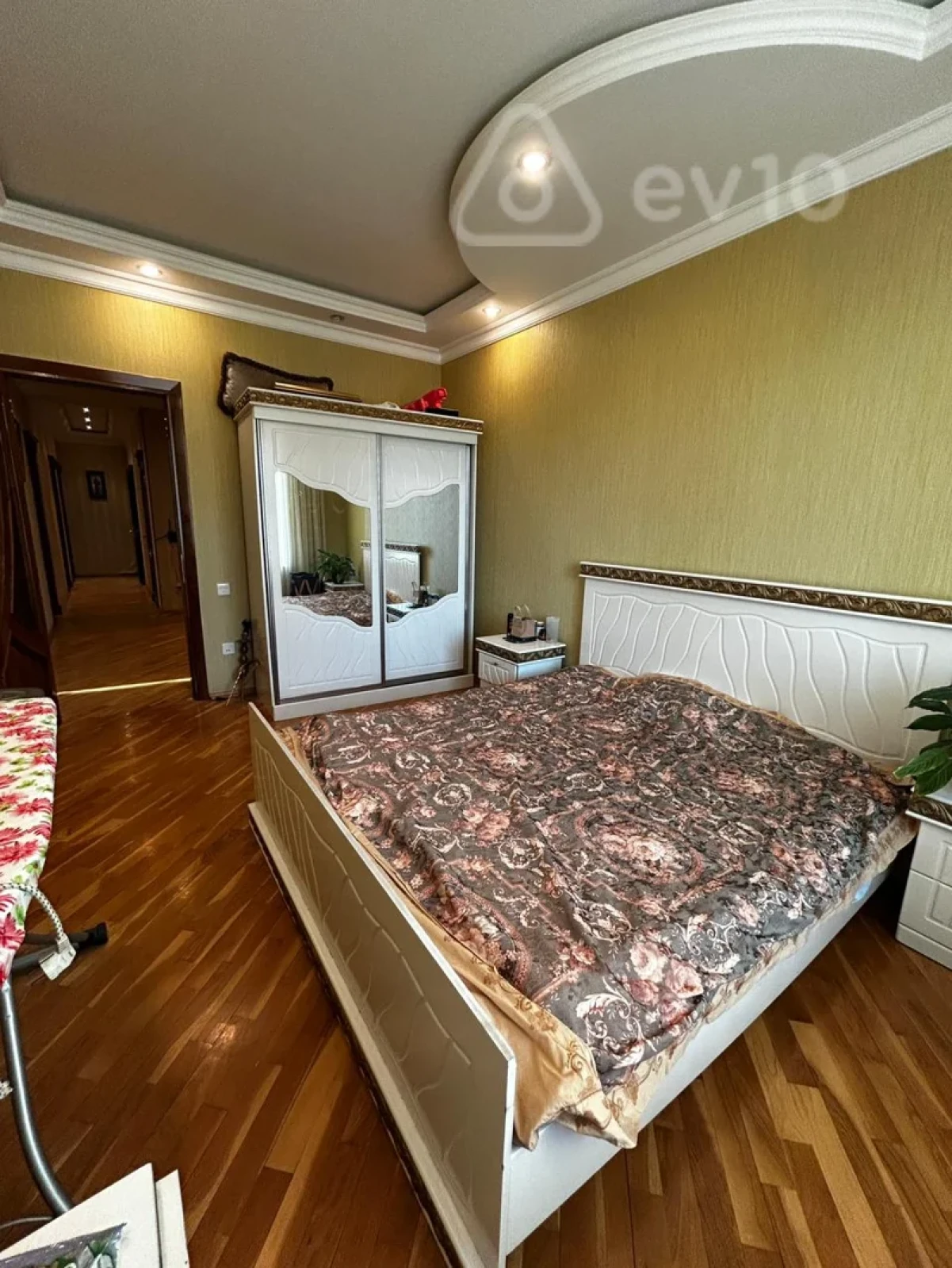 Kirayə verilir 4 otaqlı yeni tikili 200 m²