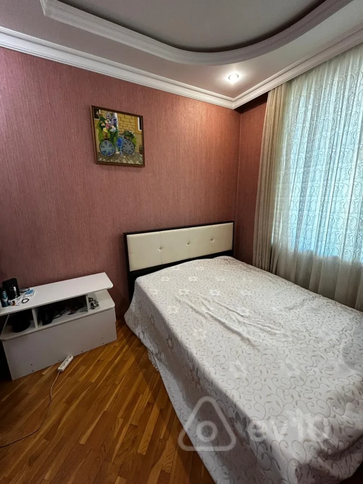 Kirayə verilir 4 otaqlı yeni tikili 200 m²