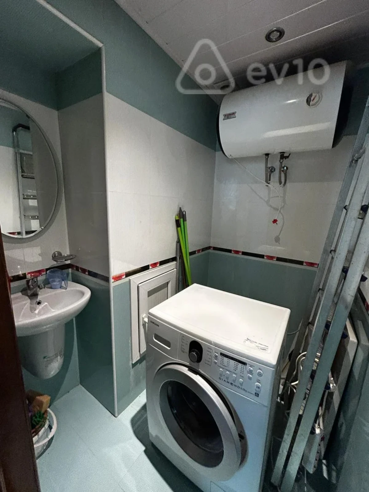 Kirayə verilir 4 otaqlı yeni tikili 200 m²