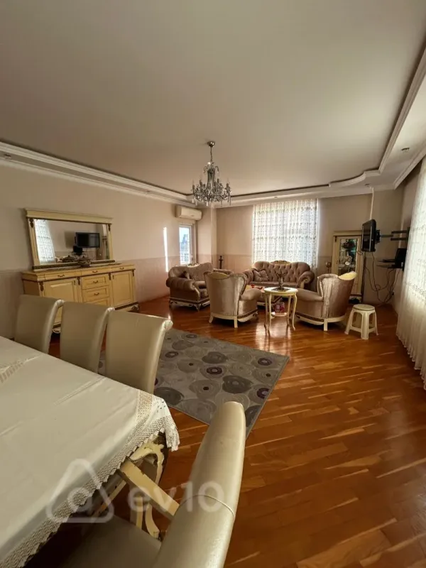 Kirayə verilir 4 otaqlı yeni tikili 200 m²