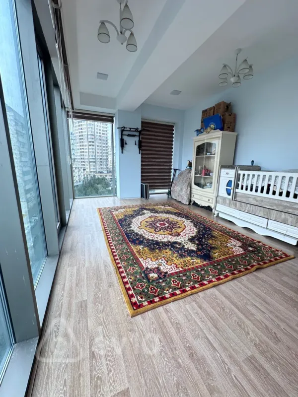 Kirayə verilir 3 otaqlı yeni tikili 165 m²