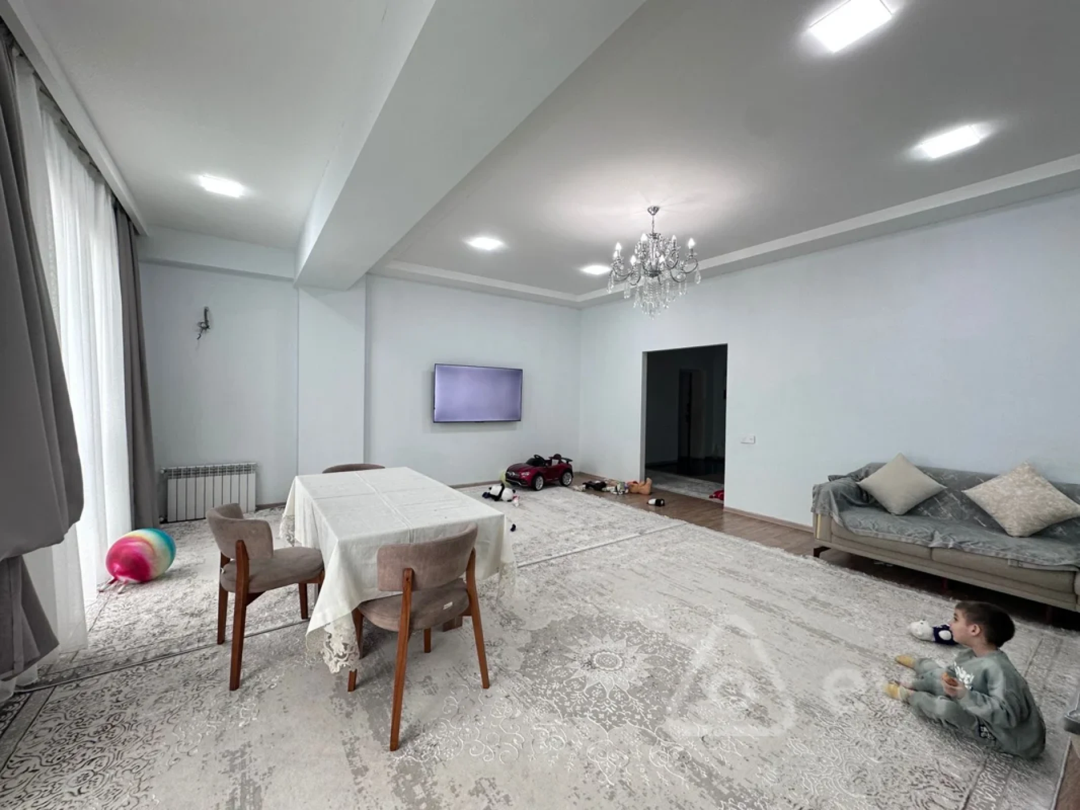 Kirayə verilir 3 otaqlı yeni tikili 165 m²
