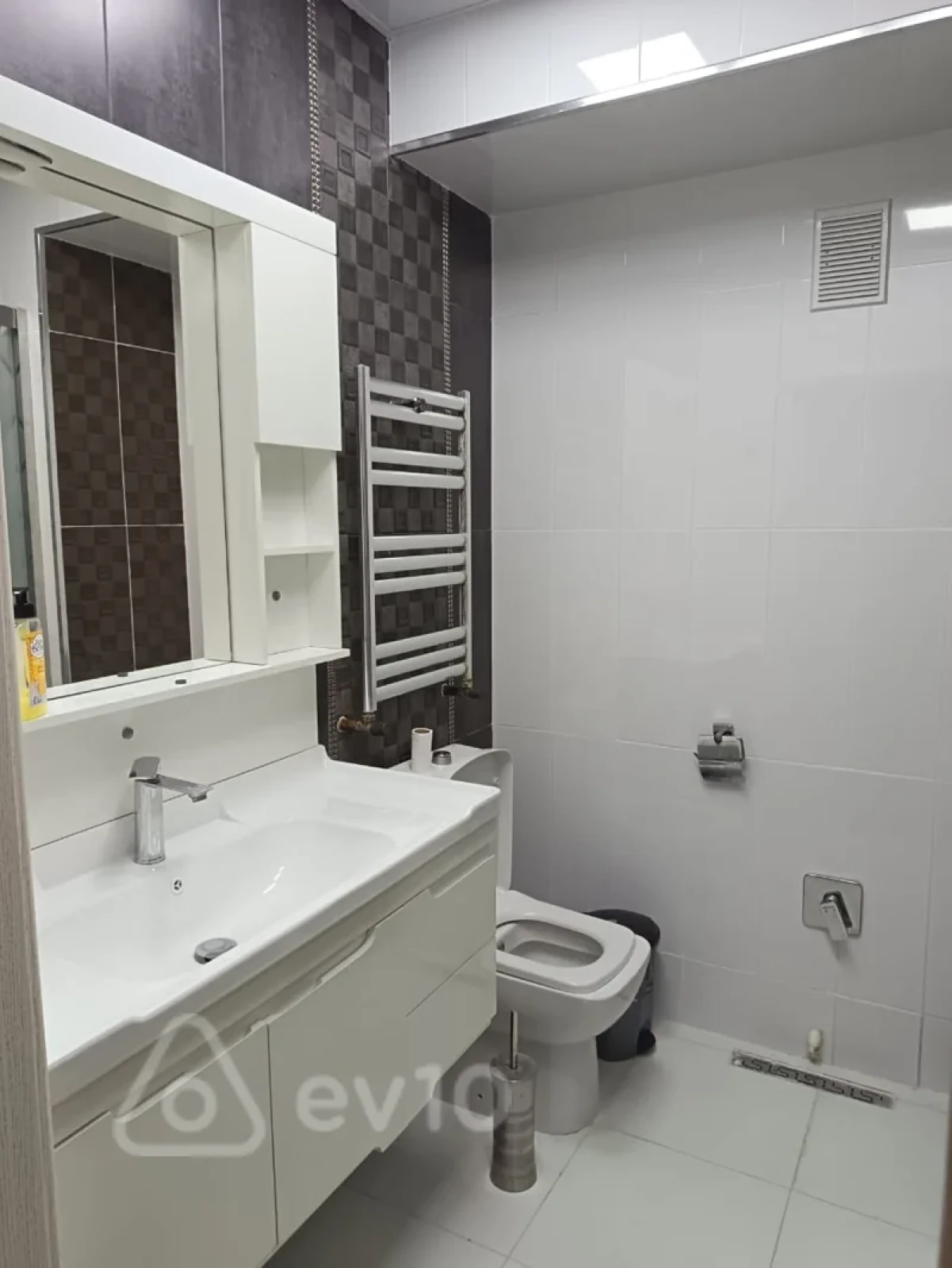 Kirayə verilir 3 otaqlı yeni tikili 95 m²