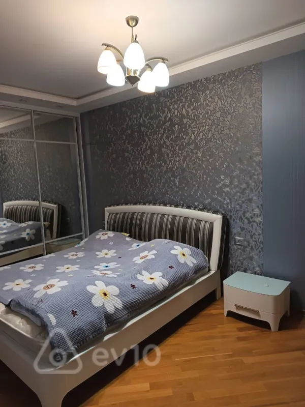 Kirayə verilir 3 otaqlı yeni tikili 95 m²