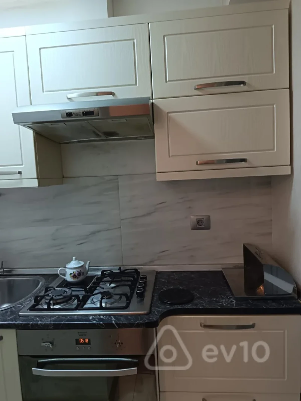 Kirayə verilir 3 otaqlı yeni tikili 95 m²