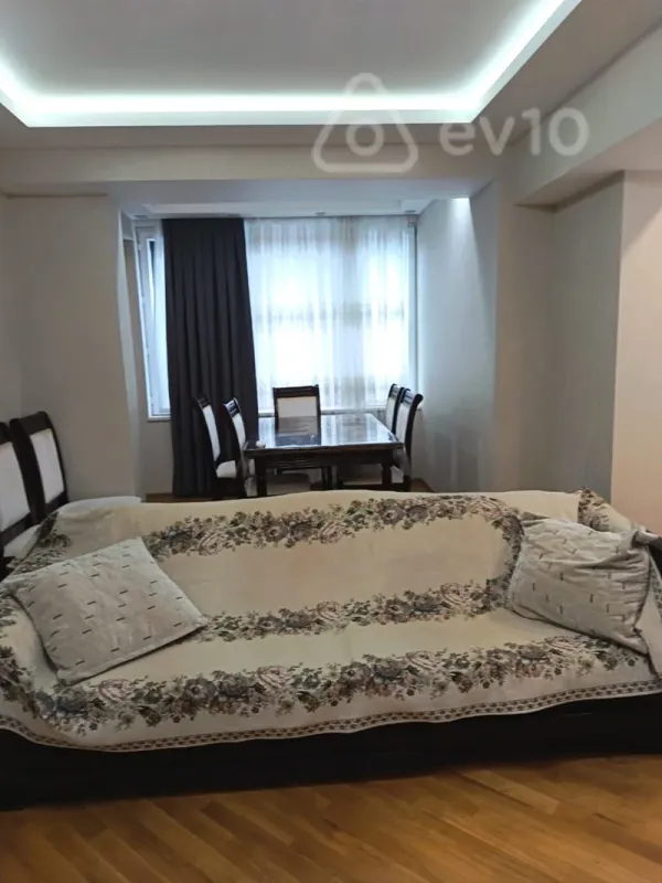 Kirayə verilir 3 otaqlı yeni tikili 95 m²