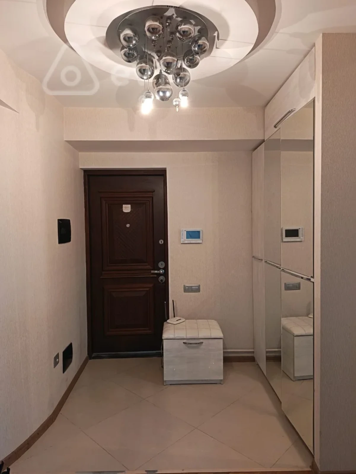 Kirayə verilir 3 otaqlı yeni tikili 95 m²