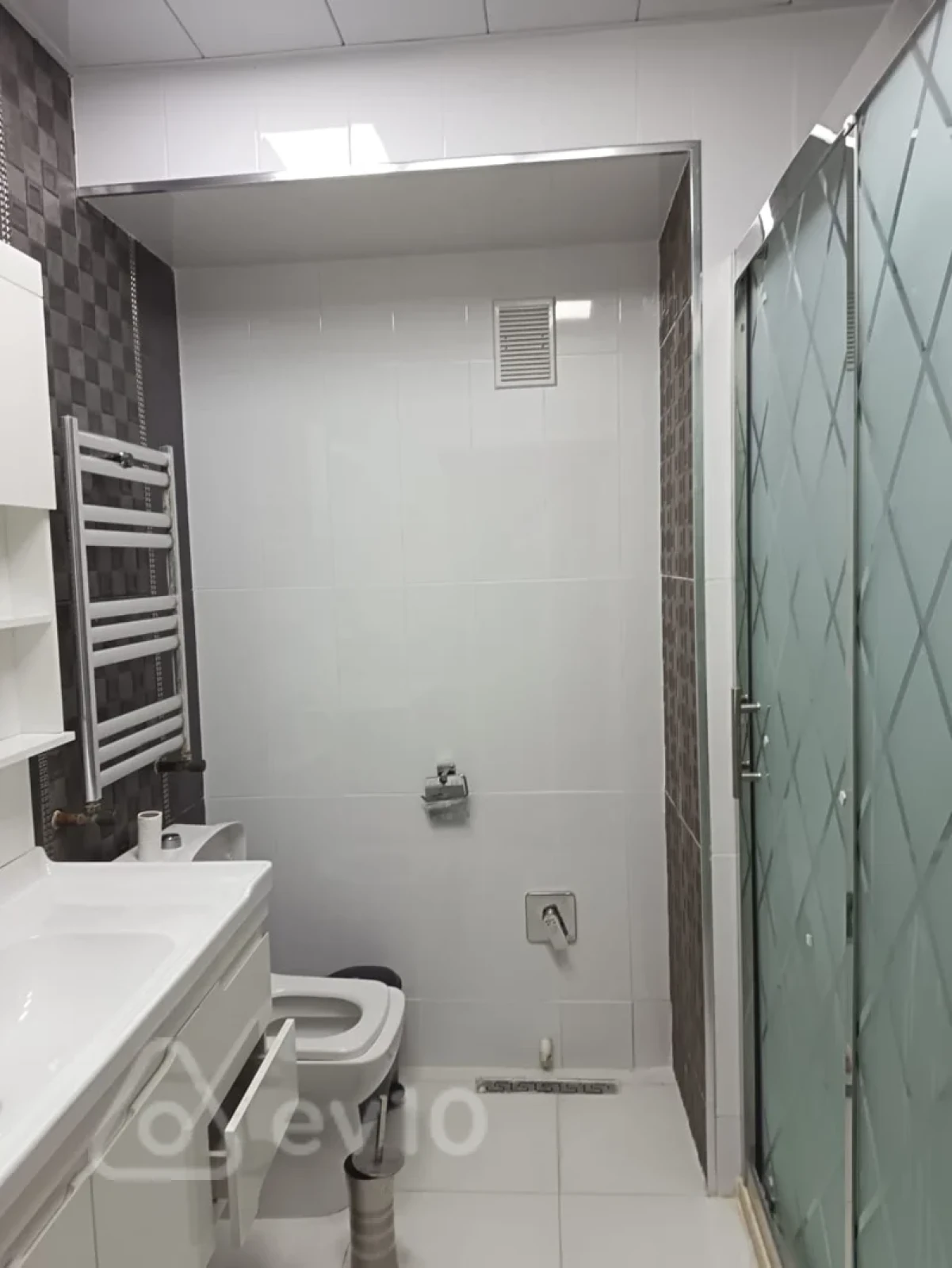 Kirayə verilir 3 otaqlı yeni tikili 95 m²