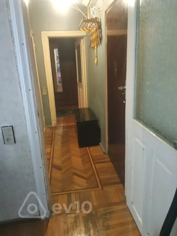 Kirayə verilir 2 otaqlı köhnə tikili 70 m²
