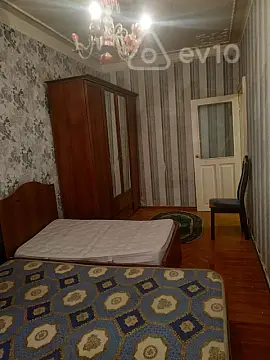 Kirayə verilir 2 otaqlı köhnə tikili 70 m²