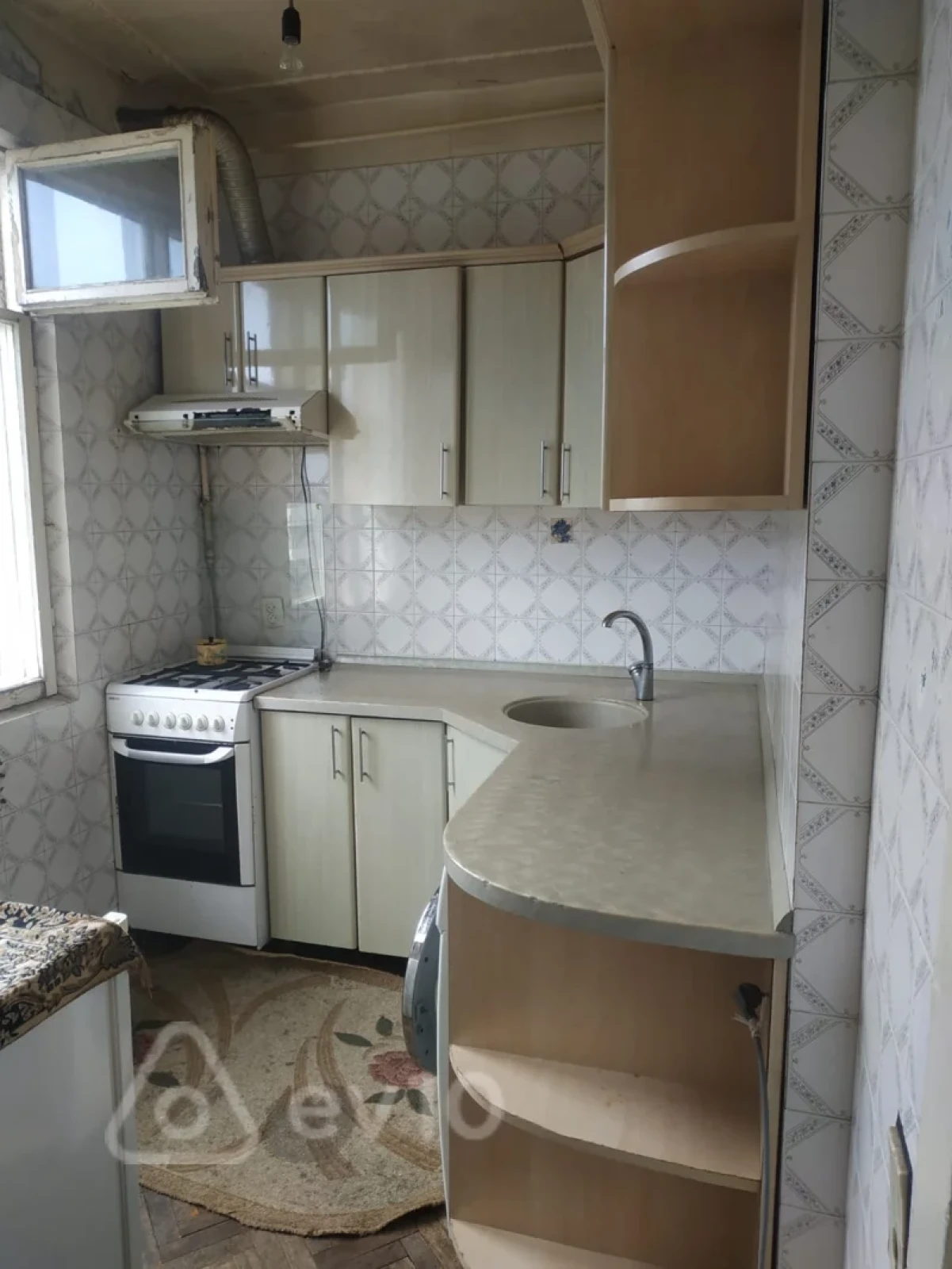 Kirayə verilir 2 otaqlı köhnə tikili 70 m²