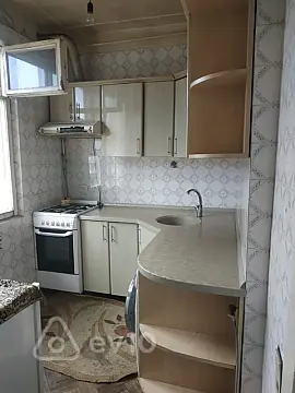 Kirayə verilir 2 otaqlı köhnə tikili 70 m²