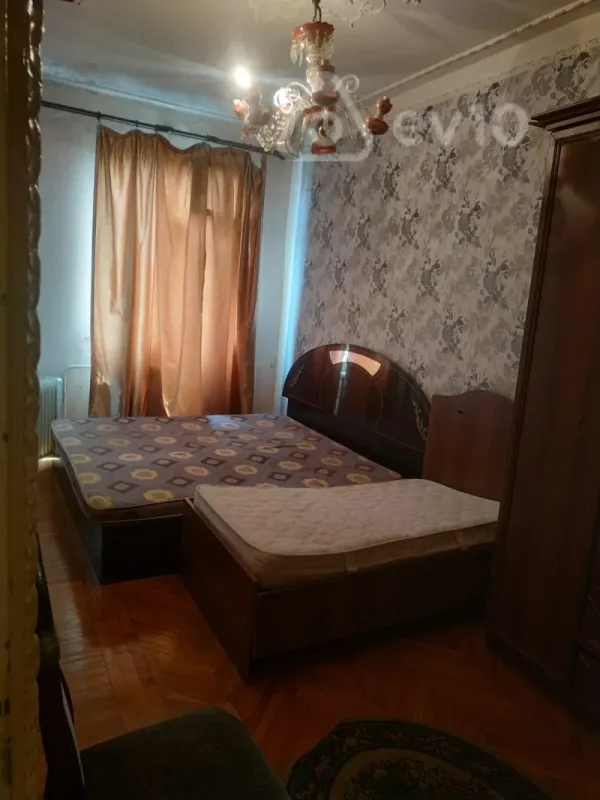 Kirayə verilir 2 otaqlı köhnə tikili 70 m²