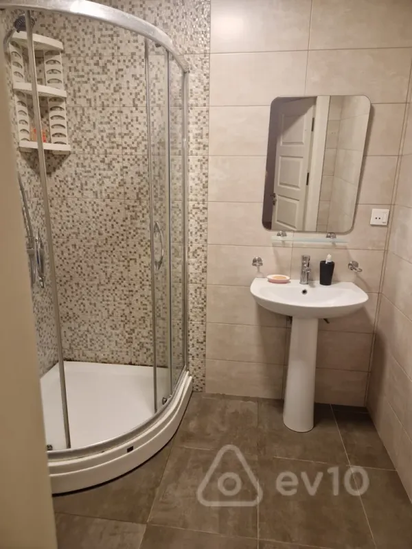 Kirayə verilir 3 otaqlı yeni tikili 80 m²