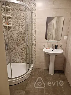 Kirayə verilir 3 otaqlı yeni tikili 80 m²