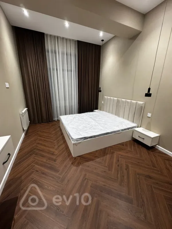 Kirayə verilir 3 otaqlı yeni tikili 130 m²
