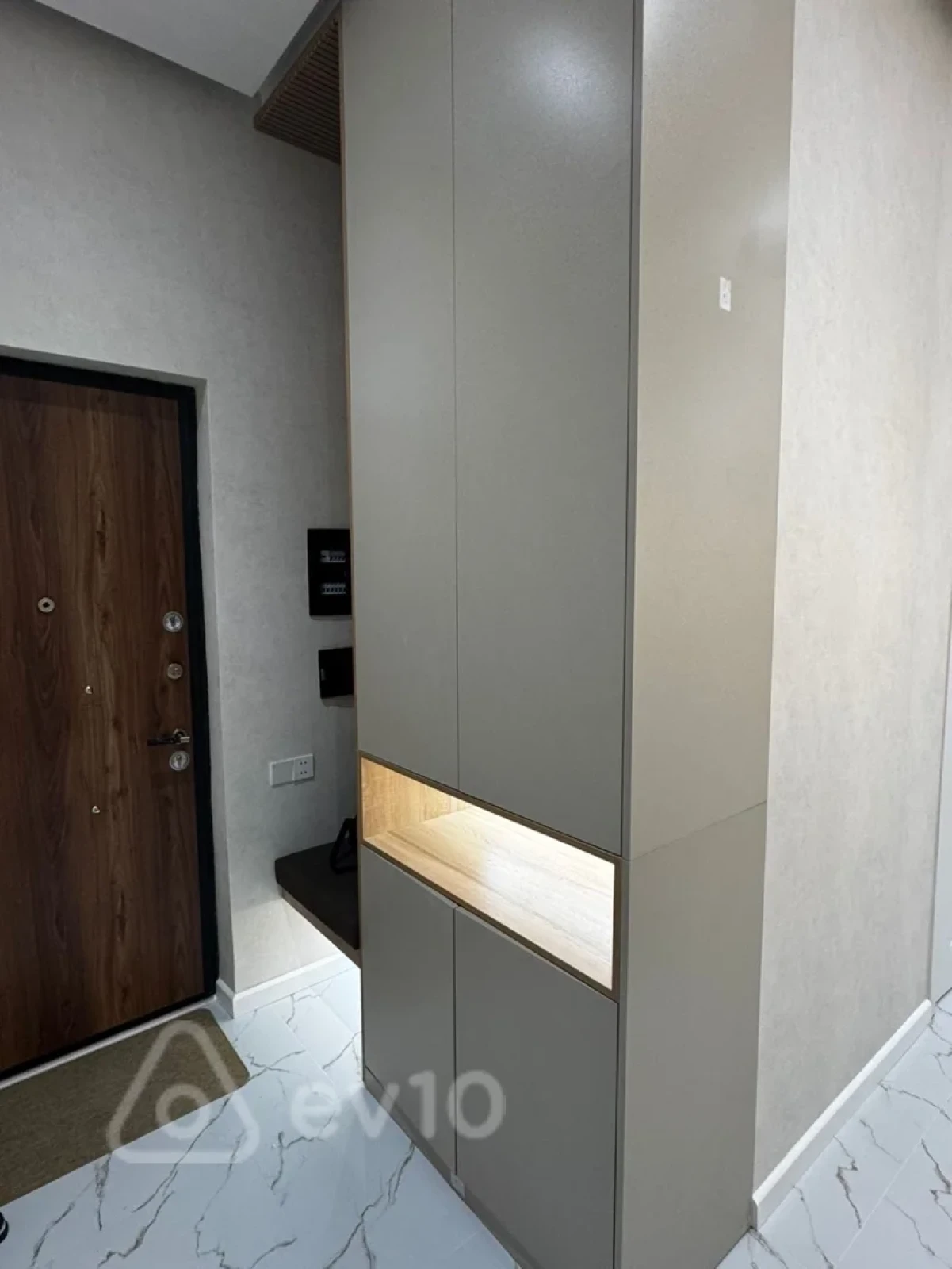 Kirayə verilir 3 otaqlı yeni tikili 130 m²