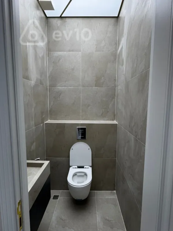 Kirayə verilir 3 otaqlı yeni tikili 130 m²