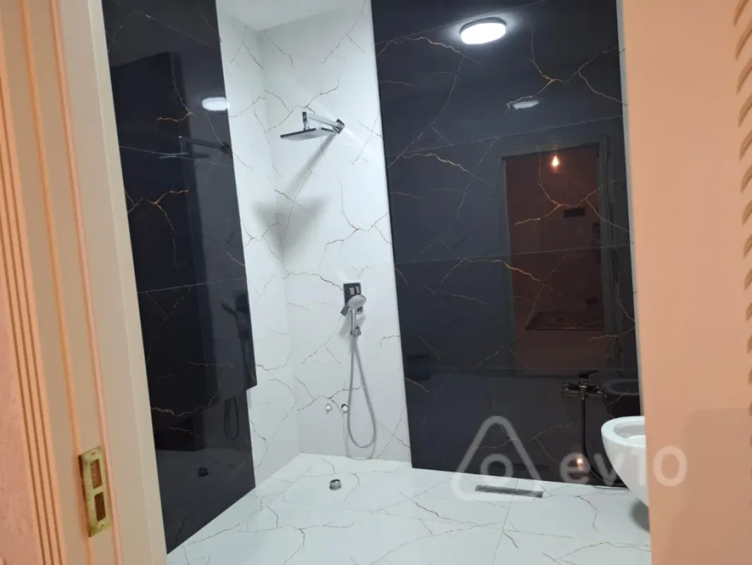 Kirayə verilir 3 otaqlı yeni tikili 125 m²