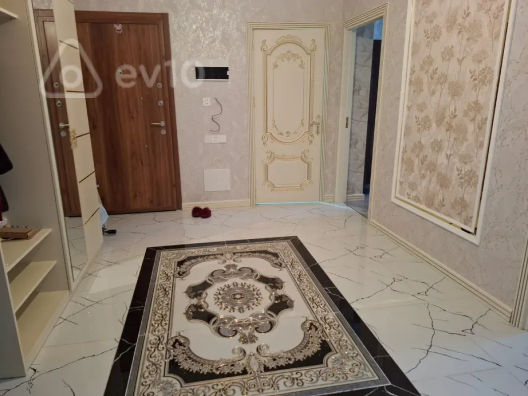 Kirayə verilir 3 otaqlı yeni tikili 125 m²