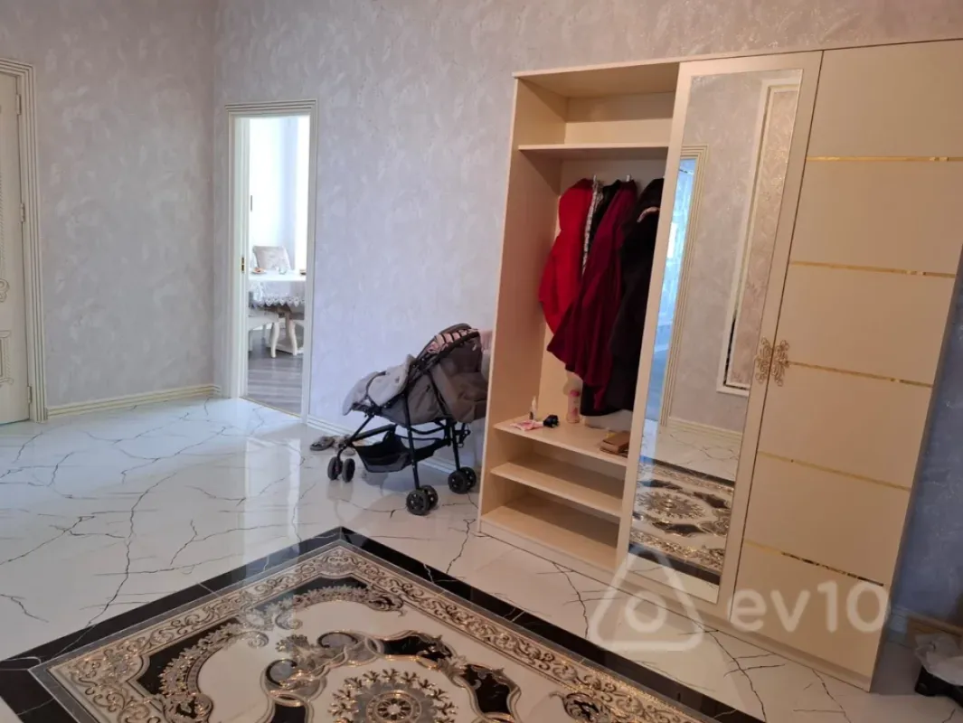 Kirayə verilir 3 otaqlı yeni tikili 125 m²